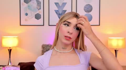 Snapshot of arivega chatting on 01-11-25, 08:54 Nice to meet you thumb up me please its important I LOOK MY BIO DOWN online show from 01-11-25, 08:54