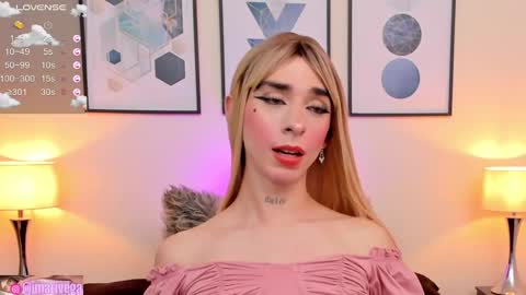 Snapshot of arivega chatting on 01-12-25, 11:50 Nice to meet you thumb up me please its important I LOOK MY BIO DOWN online show from 01-12-25, 11:50