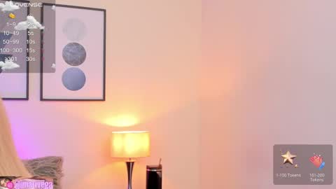 Snapshot of arivega chatting on 01-16-25, 04:17 Nice to meet you thumb up me please its important I LOOK MY BIO DOWN online show from 01-16-25, 04:17