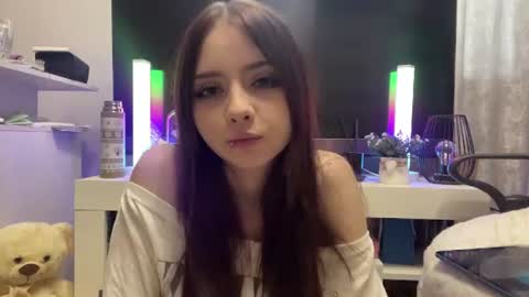 Snapshot of arlenaeikmeier chatting on 07-30-26, 07:40 Bella online show from 07-30-26, 07:40