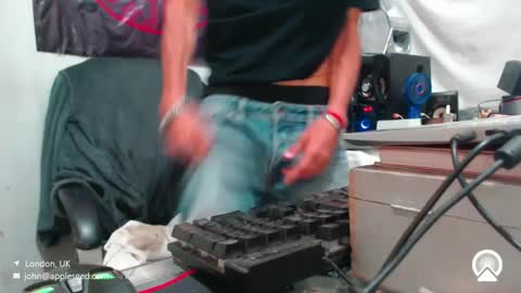 Snapshot of armaduradeacero chatting on 10-13-25, 11:49 armaduradeacero online show from 10-13-25, 11:49