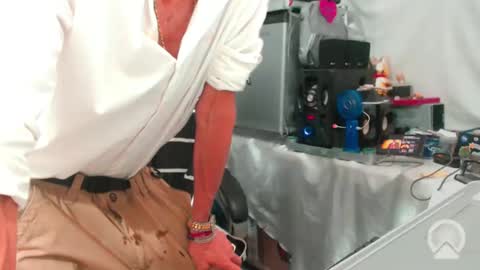 Snapshot of armaduradeacero chatting on 10-24-25, 03:25 armaduradeacero online show from 10-24-25, 03:25