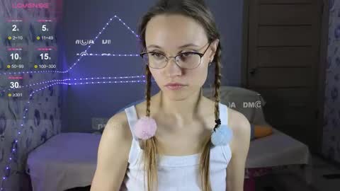 Snapshot of armurra chatting on 10-23-25, 03:33 armurra online show from 10-23-25, 03:33