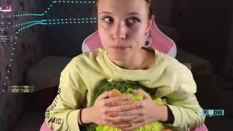 Snapshot of armurra chatting on 11-17-25, 03:07 armurra online show from 11-17-25, 03:07