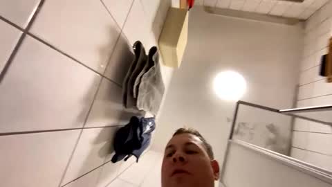 armyskater32 online show from 12-17-25, 02:45