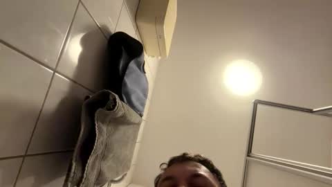 armyskater32 online show from 04-13-26, 09:31