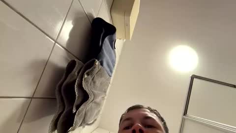 armyskater32 online show from 04-23-26, 09:19