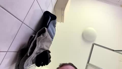 armyskater32 online show from 04-23-26, 01:24