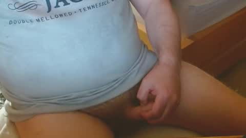 Snapshot of arnie12 chatting on 10-11-25, 10:30 Arnie  online show from 10-11-25, 10:30