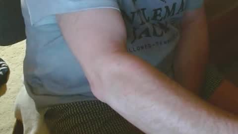 Snapshot of arnie12 chatting on 10-25-25, 12:13 Arnie  online show from 10-25-25, 12:13