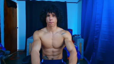 Snapshot of arnold_black69 chatting on 05-11-26, 01:39 arnold black online show from 05-11-26, 01:39