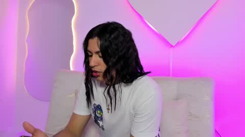 Snapshot of arohomlester_ chatting on 06-29-26, 01:00 ARON online show from 06-29-26, 01:00