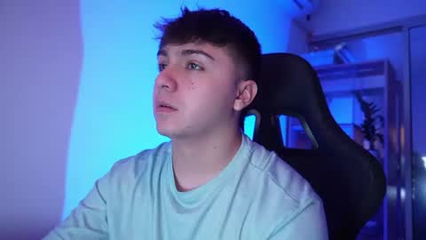 aron__cooper online show from 07-18-26, 04:38