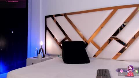 Aron cruz  online show from 03-05-26, 01:40