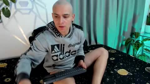 Aron Santoro online show from 01-04-25, 02:25