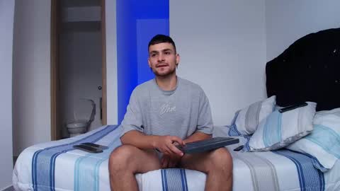 Aron Santoro online show from 11-27-25, 02:08