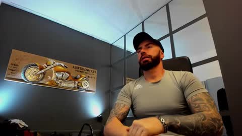 Snapshot of arongrant chatting on 12-06-24, 09:43 AronGrant online show from 12-06-24, 09:43