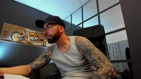 Snapshot of arongrant chatting on 12-10-24, 09:23 AronGrant online show from 12-10-24, 09:23