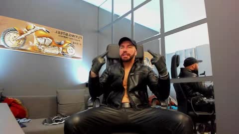 Snapshot of arongrant chatting on 12-21-24, 09:23 AronGrant online show from 12-21-24, 09:23