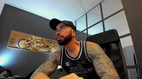 Snapshot of arongrant chatting on 01-05-25, 09:59 AronGrant online show from 01-05-25, 09:59