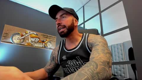 Snapshot of arongrant chatting on 01-05-25, 01:04 AronGrant online show from 01-05-25, 01:04