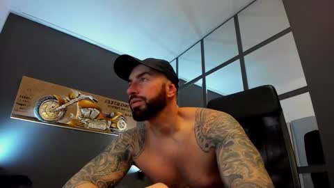 Snapshot of arongrant chatting on 01-08-25, 05:48 AronGrant online show from 01-08-25, 05:48