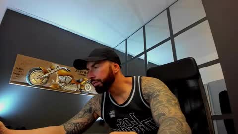 Snapshot of arongrant chatting on 01-10-25, 09:02 AronGrant online show from 01-10-25, 09:02