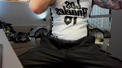 Snapshot of arongrant chatting on 01-13-25, 09:41 AronGrant online show from 01-13-25, 09:41