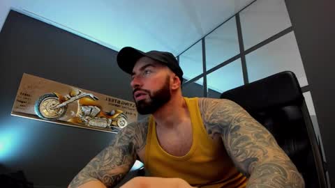 Snapshot of arongrant chatting on 01-16-25, 08:54 AronGrant online show from 01-16-25, 08:54