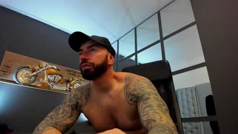 Snapshot of arongrant chatting on 01-20-25, 07:25 AronGrant online show from 01-20-25, 07:25