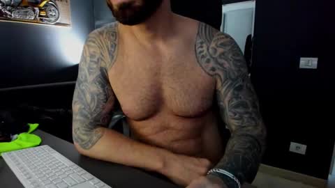 Snapshot of arongrant chatting on 01-20-25, 10:29 AronGrant online show from 01-20-25, 10:29