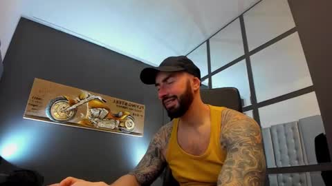 Snapshot of arongrant chatting on 01-25-25, 09:26 AronGrant online show from 01-25-25, 09:26