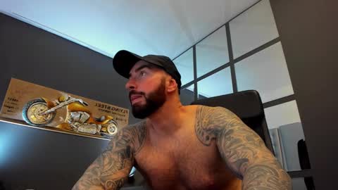 Snapshot of arongrant chatting on 01-29-25, 12:13 AronGrant online show from 01-29-25, 12:13