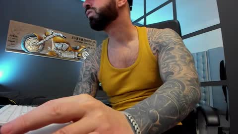 Snapshot of arongrant chatting on 02-01-25, 08:29 AronGrant online show from 02-01-25, 08:29