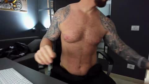 Snapshot of arongrant chatting on 02-02-25, 11:51 AronGrant online show from 02-02-25, 11:51