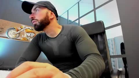 Snapshot of arongrant chatting on 02-03-25, 08:24 AronGrant online show from 02-03-25, 08:24