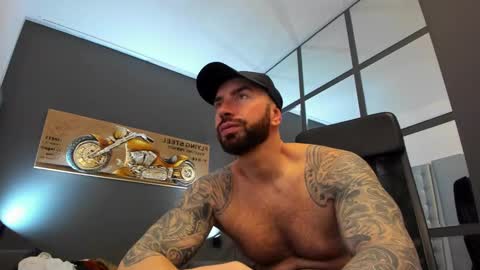 Snapshot of arongrant chatting on 02-18-25, 09:10 AronGrant online show from 02-18-25, 09:10