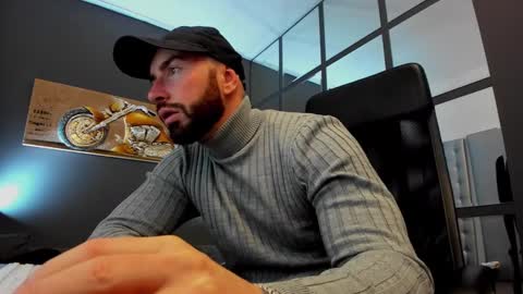 Snapshot of arongrant chatting on 02-25-25, 08:47 AronGrant online show from 02-25-25, 08:47