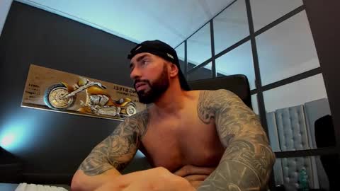 Snapshot of arongrant chatting on 03-07-25, 09:18 AronGrant online show from 03-07-25, 09:18