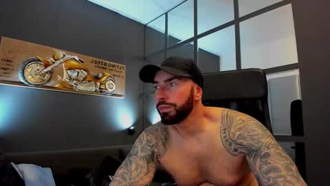 Snapshot of arongrant chatting on 03-09-25, 12:31 AronGrant online show from 03-09-25, 12:31