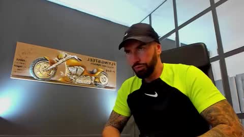 Snapshot of arongrant chatting on 09-09-25, 08:58 AronGrant online show from 09-09-25, 08:58