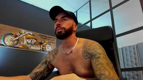 Snapshot of arongrant chatting on 09-10-25, 07:52 AronGrant online show from 09-10-25, 07:52