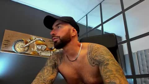 Snapshot of arongrant chatting on 09-11-25, 08:58 AronGrant online show from 09-11-25, 08:58