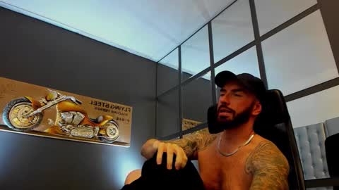 Snapshot of arongrant chatting on 09-14-25, 10:03 AronGrant online show from 09-14-25, 10:03