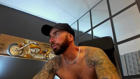 Snapshot of arongrant chatting on 09-15-25, 10:04 AronGrant online show from 09-15-25, 10:04