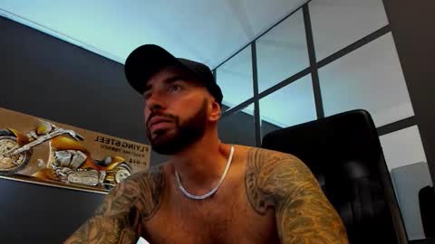 Snapshot of arongrant chatting on 09-16-25, 08:48 AronGrant online show from 09-16-25, 08:48