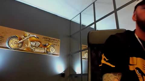 Snapshot of arongrant chatting on 09-20-25, 08:37 AronGrant online show from 09-20-25, 08:37