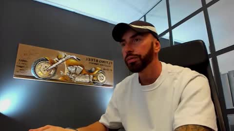 Snapshot of arongrant chatting on 09-22-25, 09:55 AronGrant online show from 09-22-25, 09:55