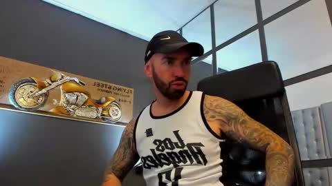 Snapshot of arongrant chatting on 10-02-25, 08:54 AronGrant online show from 10-02-25, 08:54