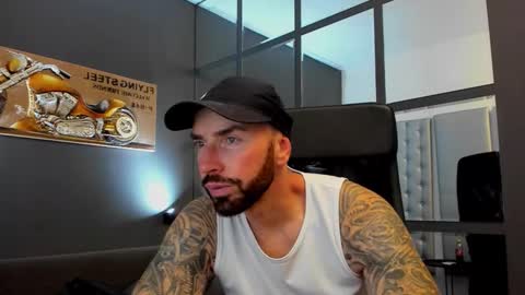 Snapshot of arongrant chatting on 10-06-25, 08:23 AronGrant online show from 10-06-25, 08:23